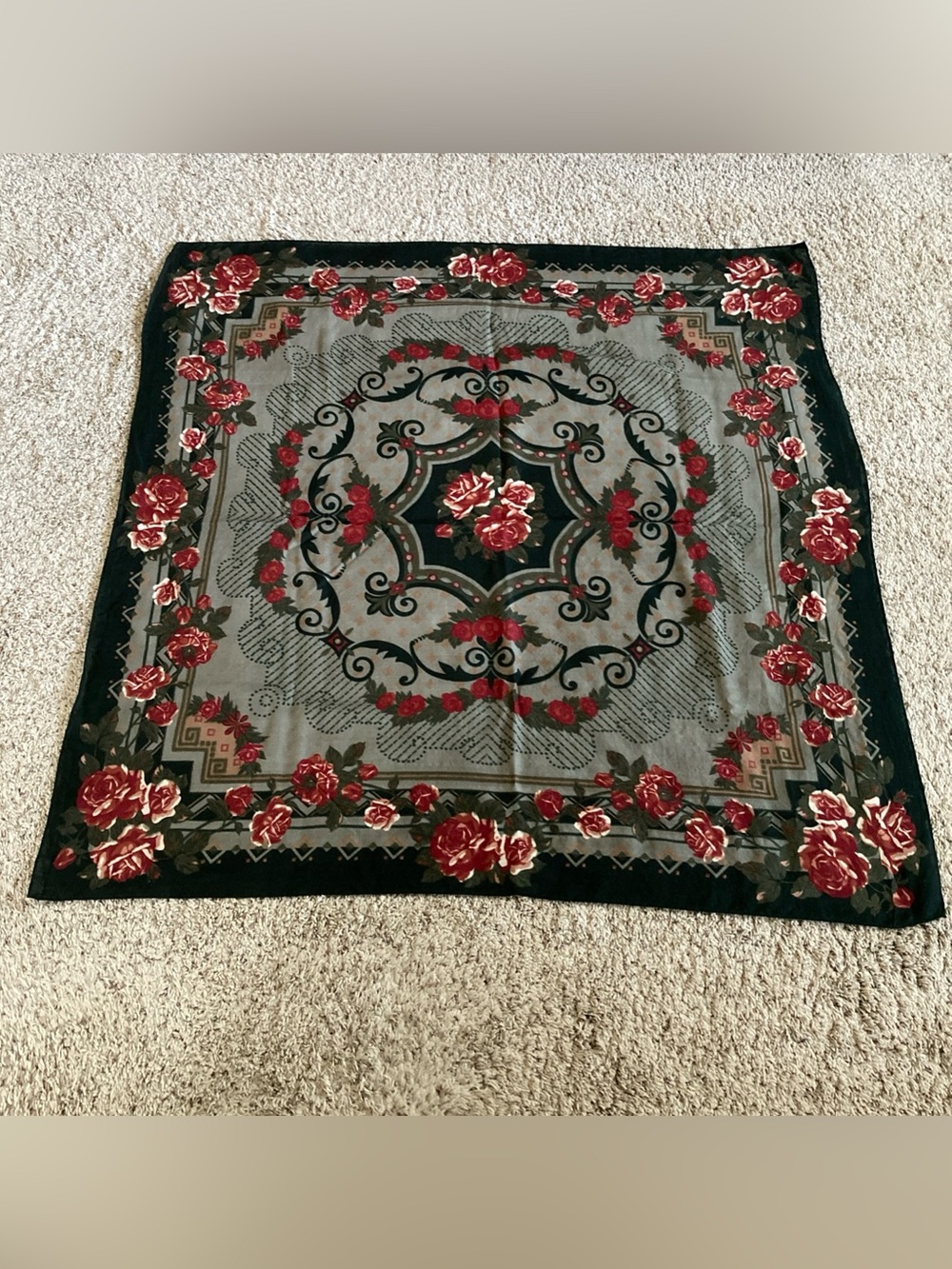 Una 100% wool Rose Medallion Square women’s Scarf in Red, Black, Green 46”